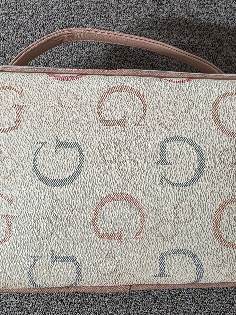 GUESS Los Angeles Vanity Cosmetic Makeup Bag Travel Case Beige Logo Print - Picture 2 of 5